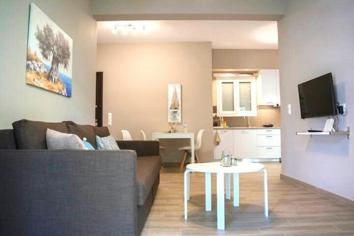 Chic And Minimal Apartment Close To Thissio Metro Афіни Екстер'єр фото